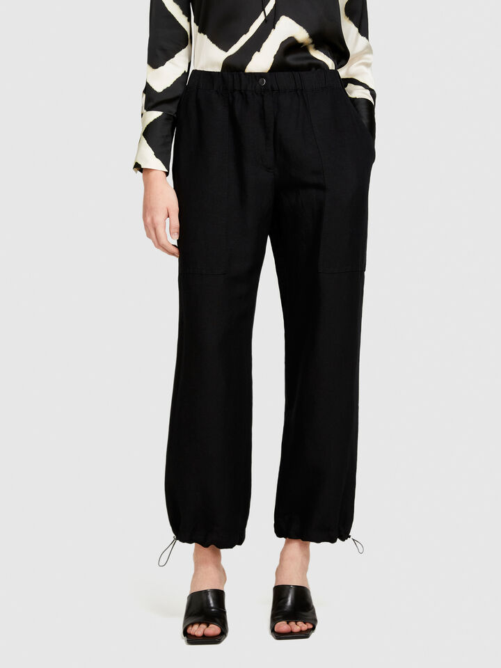 Linen blend cargo trousers - women's carrot fit trousers - Black | Sisley image number 4